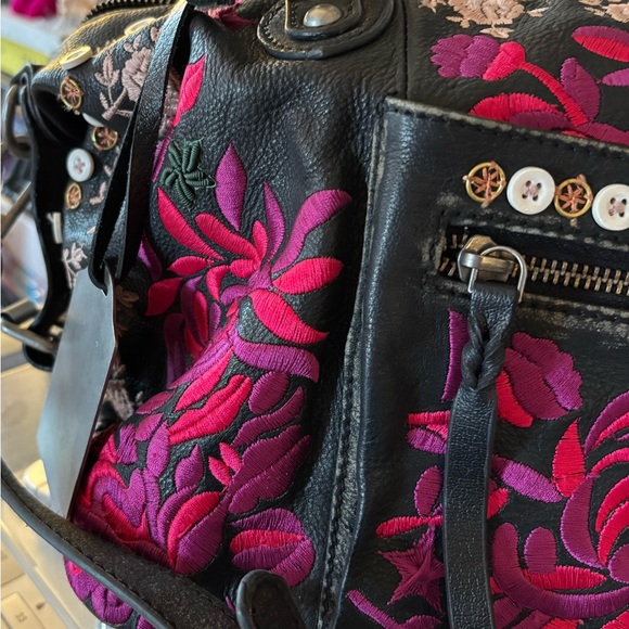 We The Free x The Falls Baby Emerson Tote Bag - EMBROIDERED DETAIL - GORGEOUS - Picture 4 of 11